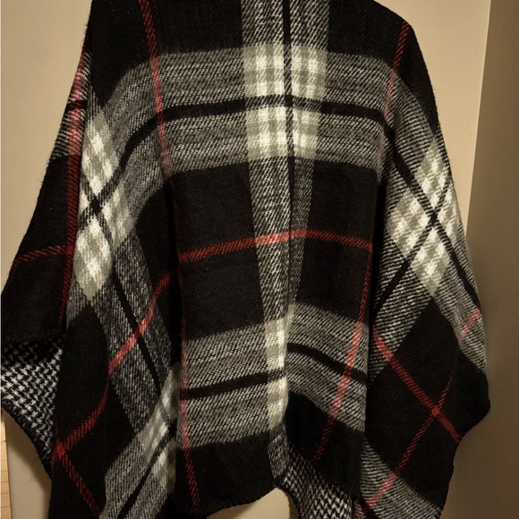 O/S Ardene Plaid Shawl - Picture 2 of 2